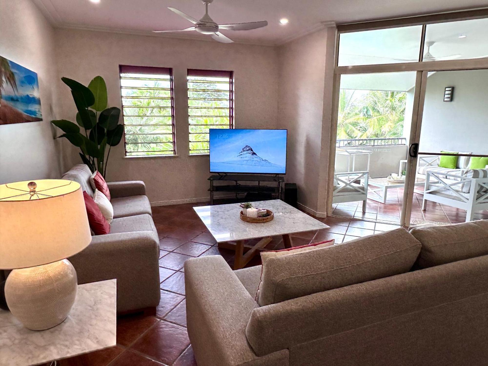 Oasis At Palm Cove Aparthotel Exterior foto