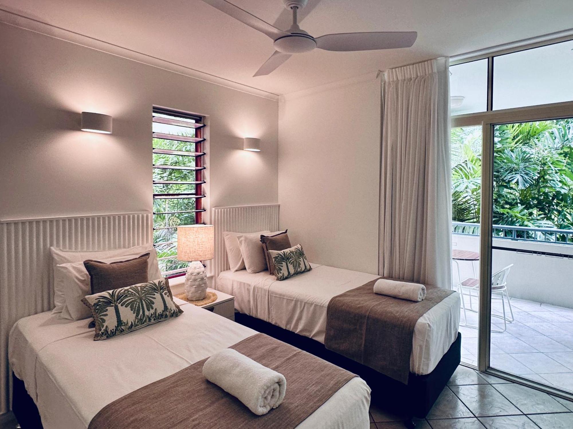 Oasis At Palm Cove Aparthotel Exterior foto